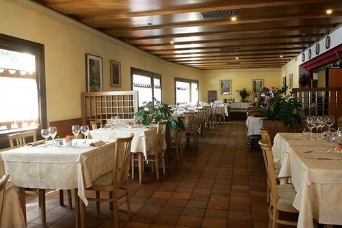 Crimea Wine Hotel Chiavenna Exteriör bild