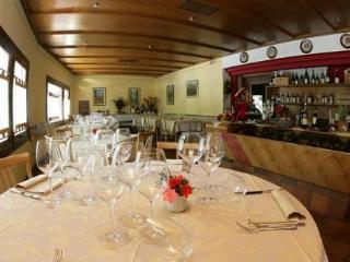 Crimea Wine Hotel Chiavenna Exteriör bild